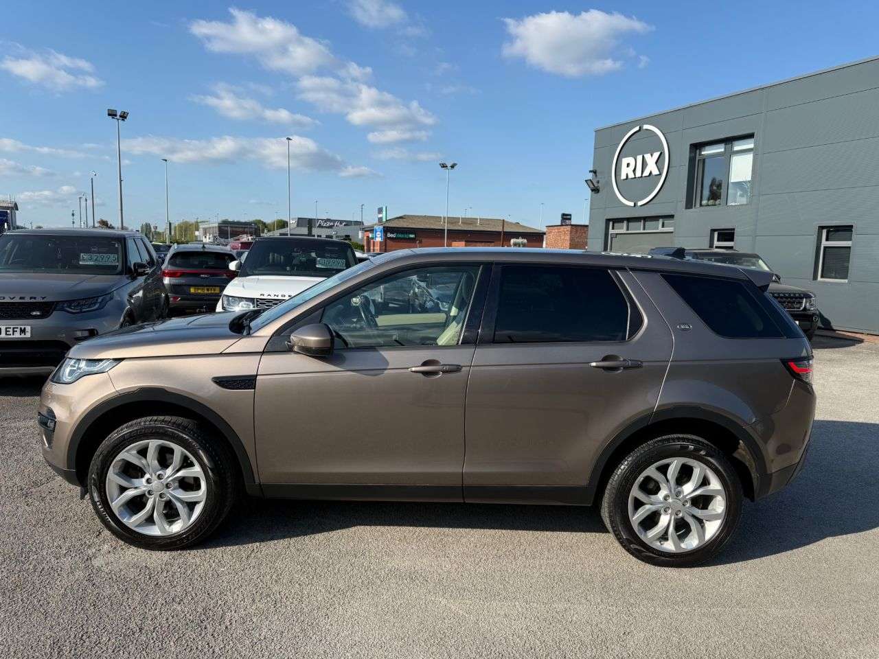 A 2015 LAND ROVER DISCOVERY SPORT 2.2 SD4 HSE SUV 5dr Diesel Auto 4WD-2 FORMER KEEPERS FINISHED IN KAIKOURA S A 2015 LAND ROVER DISCOVERY SPORT 2.2 SD4 HSE SUV 5dr Diesel Auto 4WD-2 FORMER KEEPERS FINISHED IN KAIKOURA S