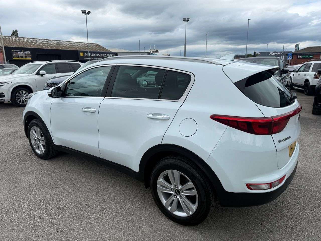A 2017 KIA SPORTAGE 1.7 CRDi 2 SUV 5dr Diesel Manual Euro 6 (s/s) (114 bhp) A 2017 KIA SPORTAGE 1.7 CRDi 2 SUV 5dr Diesel Manual Euro 6 (s/s) (114 bhp)