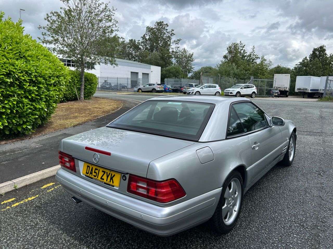 A 2001 MERCEDES-BENZ SL 3.2 SL320 Convertible 2dr Petrol Automatic (274 g/km, 224 bhp)-Fantastic Lo A 2001 MERCEDES-BENZ SL 3.2 SL320 Convertible 2dr Petrol Automatic (274 g/km, 224 bhp)-Fantastic Lo