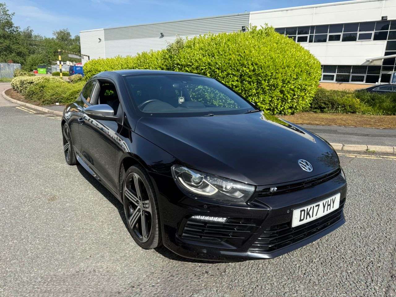 A 2017 VOLKSWAGEN SCIROCCO 2.0 TSI BlueMotion Tech R Hatchback 3dr Petrol Manual Euro 6 (s/s) (280 ps) A 2017 VOLKSWAGEN SCIROCCO 2.0 TSI BlueMotion Tech R Hatchback 3dr Petrol Manual Euro 6 (s/s) (280 ps)
