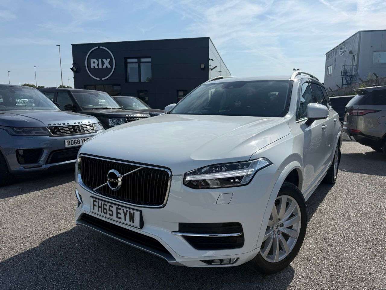 A 2015 VOLVO XC90 2.0 D5 Momentum SUV 5dr Diesel Geartronic 4WD Euro 6 (s/s) (225 ps)-Superb A 2015 VOLVO XC90 2.0 D5 Momentum SUV 5dr Diesel Geartronic 4WD Euro 6 (s/s) (225 ps)-Superb