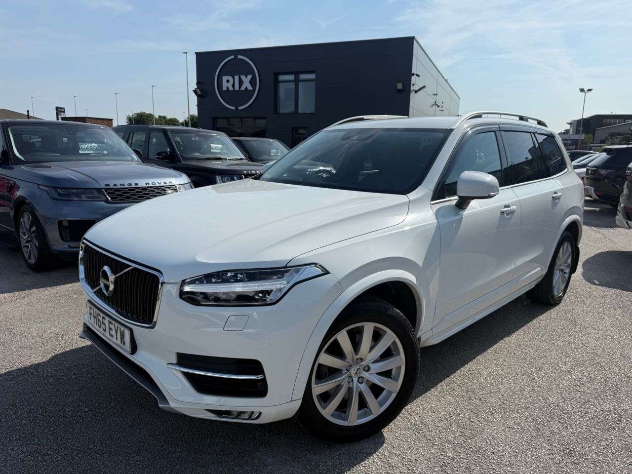 A 2015 VOLVO XC90 2.0 D5 Momentum SUV 5dr Diesel Geartronic 4WD Euro 6 (s/s) (225 ps)-Superb A 2015 VOLVO XC90 2.0 D5 Momentum SUV 5dr Diesel Geartronic 4WD Euro 6 (s/s) (225 ps)-Superb