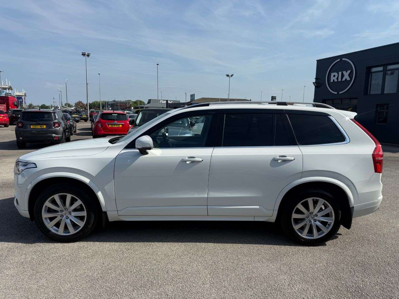 A 2015 VOLVO XC90 2.0 D5 Momentum SUV 5dr Diesel Geartronic 4WD Euro 6 (s/s) (225 ps)-Superb A 2015 VOLVO XC90 2.0 D5 Momentum SUV 5dr Diesel Geartronic 4WD Euro 6 (s/s) (225 ps)-Superb
