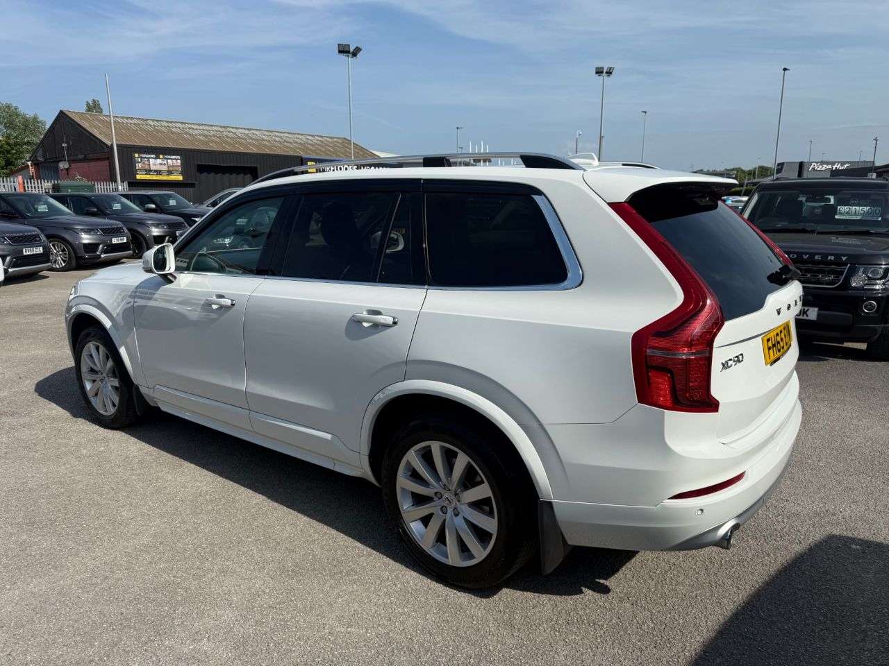 A 2015 VOLVO XC90 2.0 D5 Momentum SUV 5dr Diesel Geartronic 4WD Euro 6 (s/s) (225 ps)-Superb A 2015 VOLVO XC90 2.0 D5 Momentum SUV 5dr Diesel Geartronic 4WD Euro 6 (s/s) (225 ps)-Superb