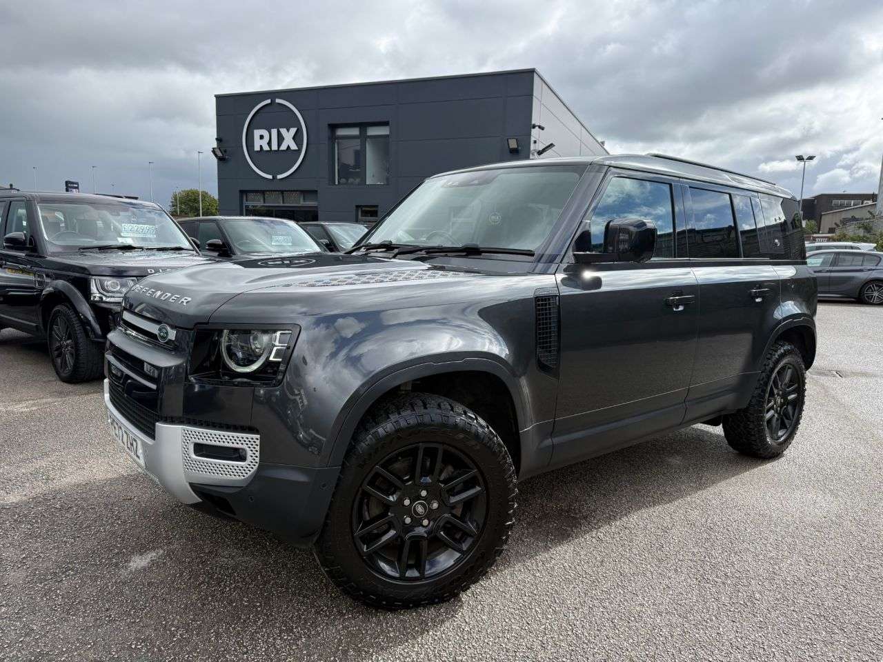A 2022 LAND ROVER DEFENDER 3.0 D250 MHEV SE SUV 5dr Diesel Auto 4WD Euro 6-1 OWNER FROM NEW FINISHED I A 2022 LAND ROVER DEFENDER 3.0 D250 MHEV SE SUV 5dr Diesel Auto 4WD Euro 6-1 OWNER FROM NEW FINISHED I