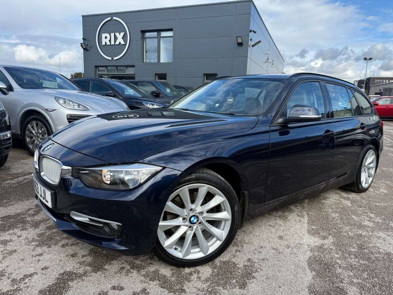 A 2013 BMW 3 SERIES 3.0 330d Modern Touring 5dr Diesel Auto Euro 5 (s/s) (258 ps) IMPERIAL BLUE A 2013 BMW 3 SERIES 3.0 330d Modern Touring 5dr Diesel Auto Euro 5 (s/s) (258 ps) IMPERIAL BLUE