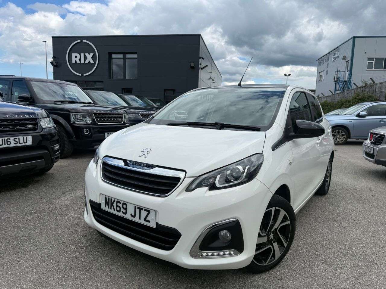 A 2020 PEUGEOT 108 1.0 Allure Hatchback 5dr Petrol Manual Euro 6-2 OWNER CAR-BLUETOOTH-CRUISE A 2020 PEUGEOT 108 1.0 Allure Hatchback 5dr Petrol Manual Euro 6-2 OWNER CAR-BLUETOOTH-CRUISE