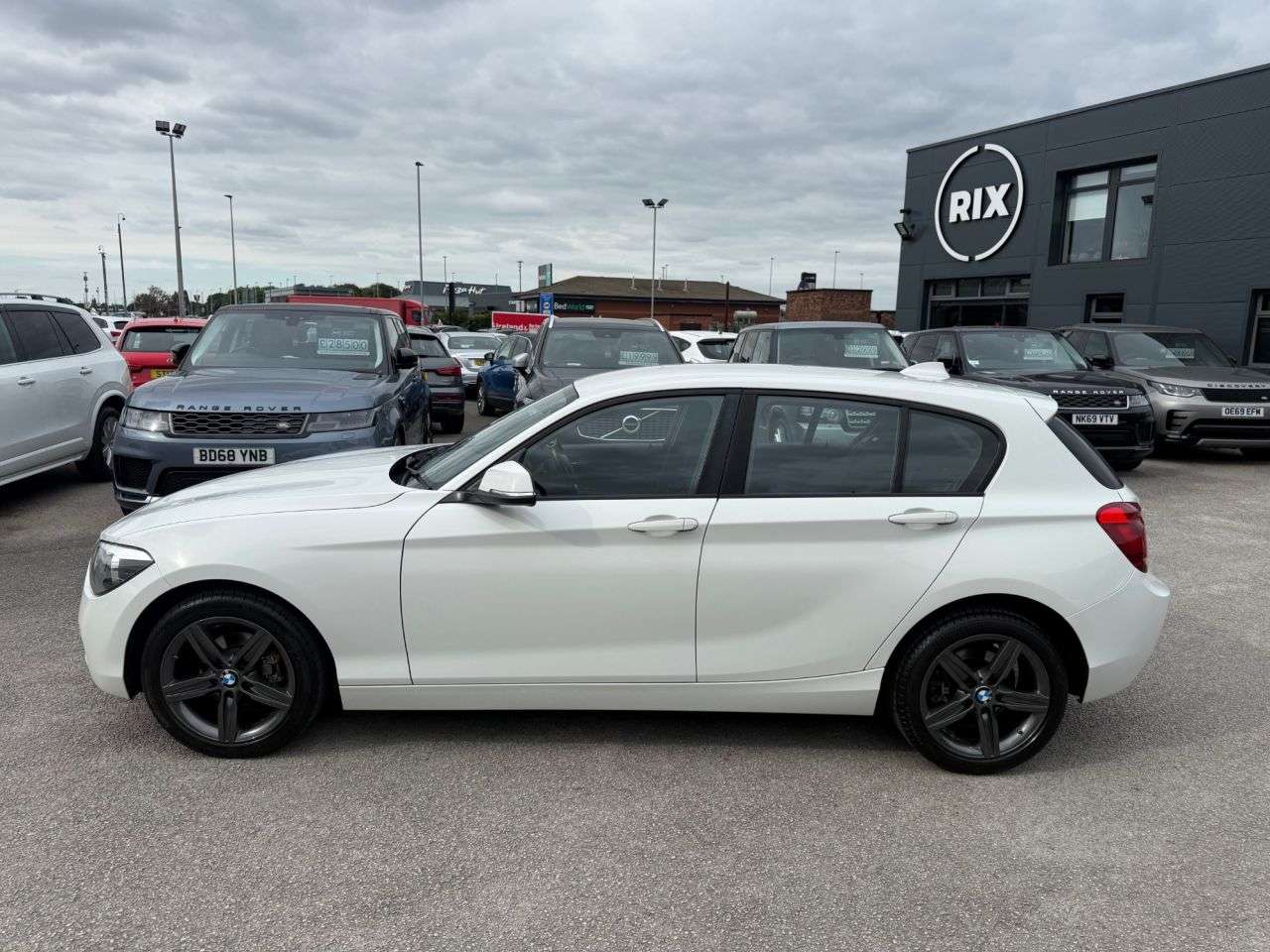 A 2015 BMW 1 SERIES 2.0 116d Sport Hatchback 5dr Diesel Manual Euro 5-2 FORMER KEEPERS FINISHED A 2015 BMW 1 SERIES 2.0 116d Sport Hatchback 5dr Diesel Manual Euro 5-2 FORMER KEEPERS FINISHED