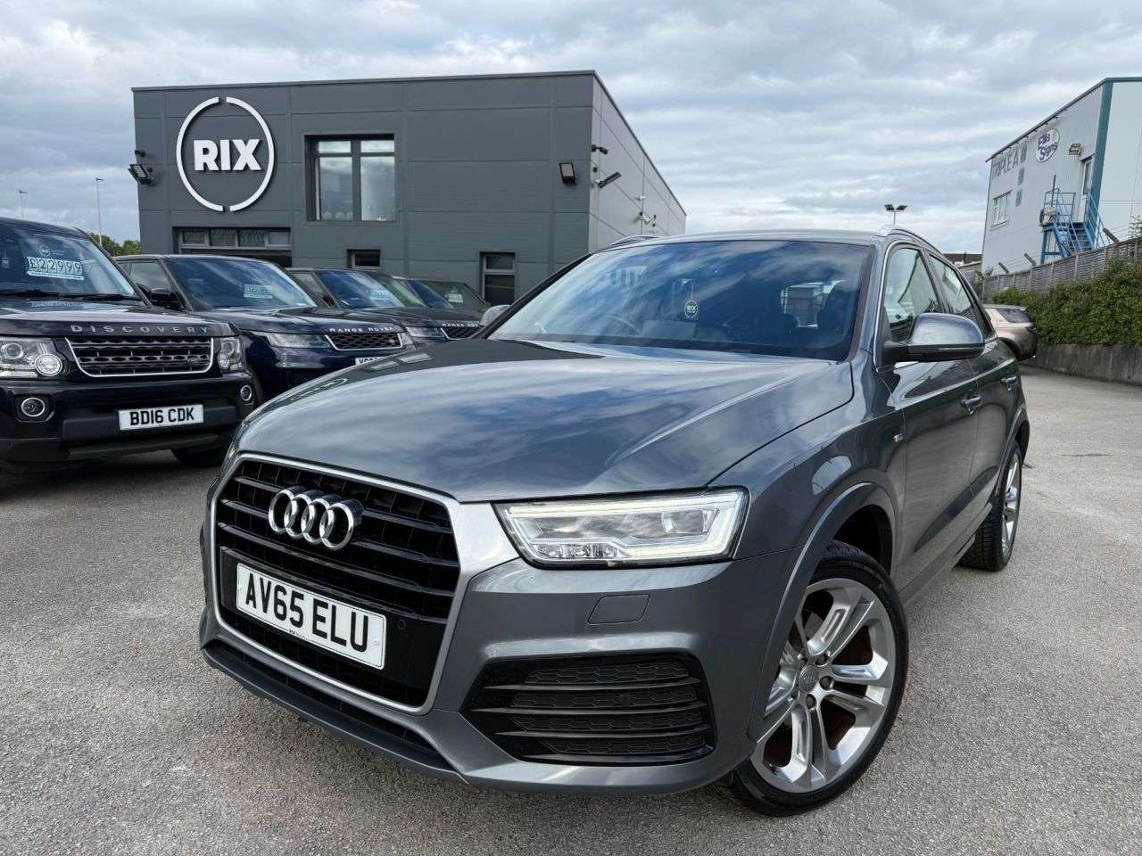 A 2015 AUDI Q3 1.4 TFSI CoD S line SUV 5dr Petrol S Tronic Euro 6-2 OWNERS FROM NEW-HALF L A 2015 AUDI Q3 1.4 TFSI CoD S line SUV 5dr Petrol S Tronic Euro 6-2 OWNERS FROM NEW-HALF L