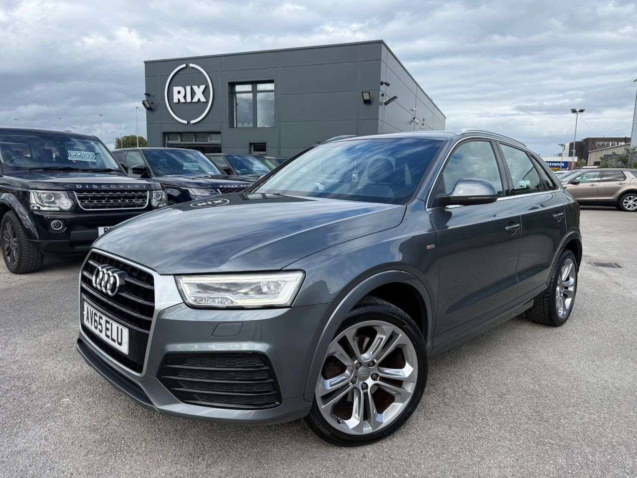 A 2015 AUDI Q3 1.4 TFSI CoD S line SUV 5dr Petrol S Tronic Euro 6-2 OWNERS FROM NEW-HALF L A 2015 AUDI Q3 1.4 TFSI CoD S line SUV 5dr Petrol S Tronic Euro 6-2 OWNERS FROM NEW-HALF L