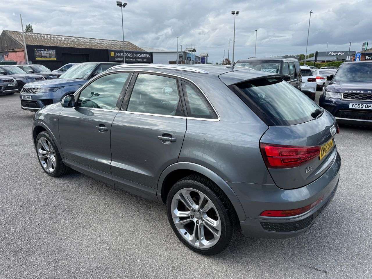 A 2015 AUDI Q3 1.4 TFSI CoD S line SUV 5dr Petrol S Tronic Euro 6-2 OWNERS FROM NEW-HALF L A 2015 AUDI Q3 1.4 TFSI CoD S line SUV 5dr Petrol S Tronic Euro 6-2 OWNERS FROM NEW-HALF L