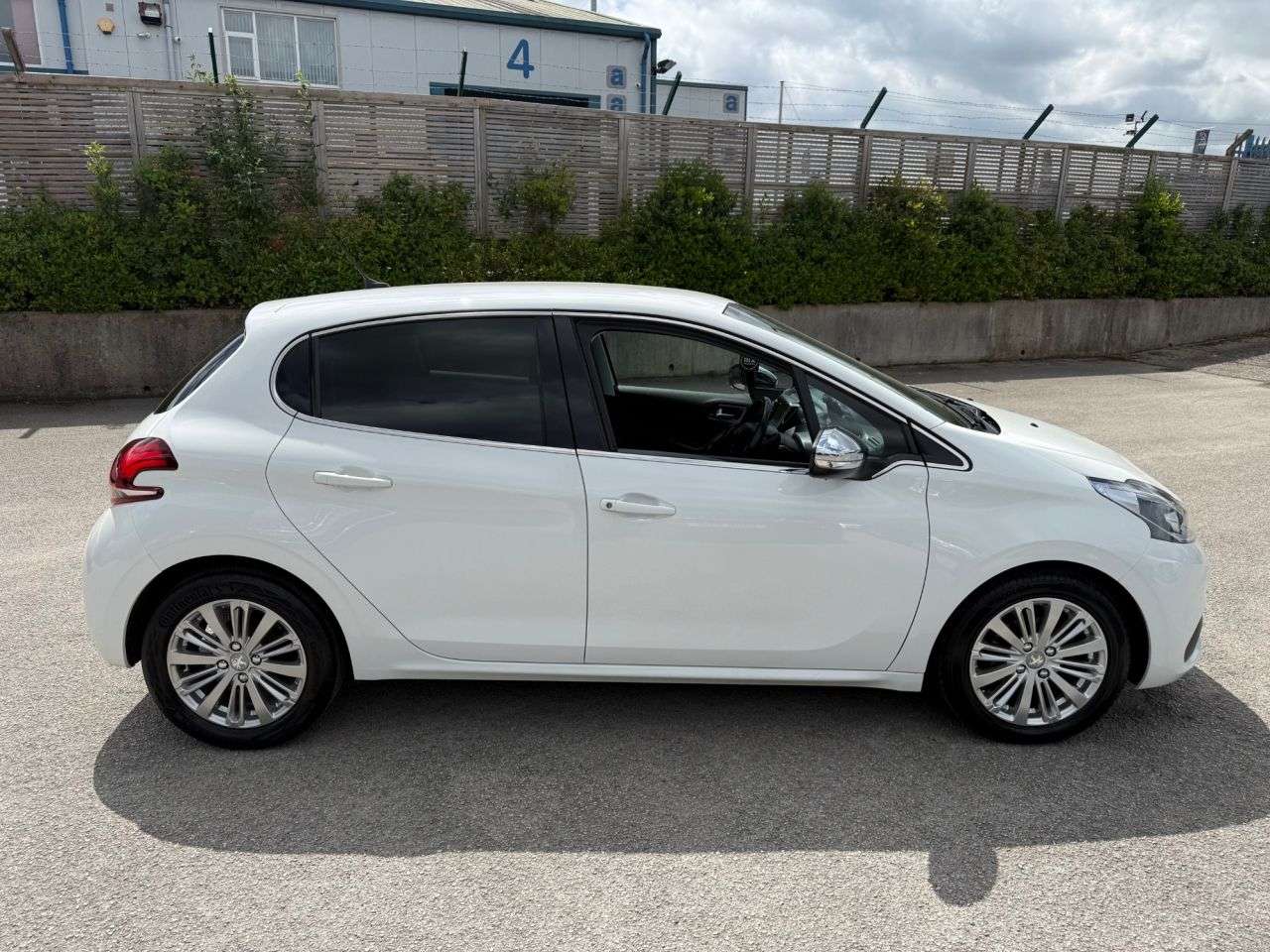 2017 PEUGEOT 208 2017 PEUGEOT 208