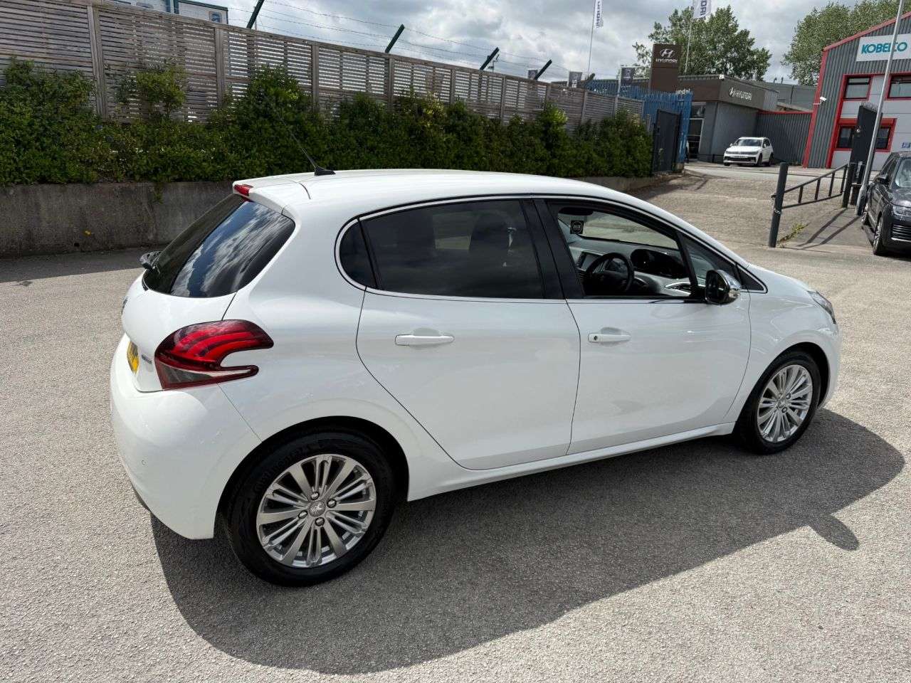2017 PEUGEOT 208 2017 PEUGEOT 208
