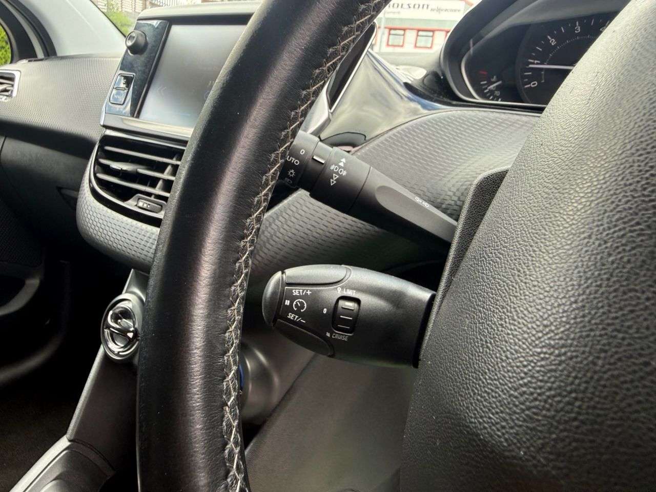 2017 PEUGEOT 208 2017 PEUGEOT 208