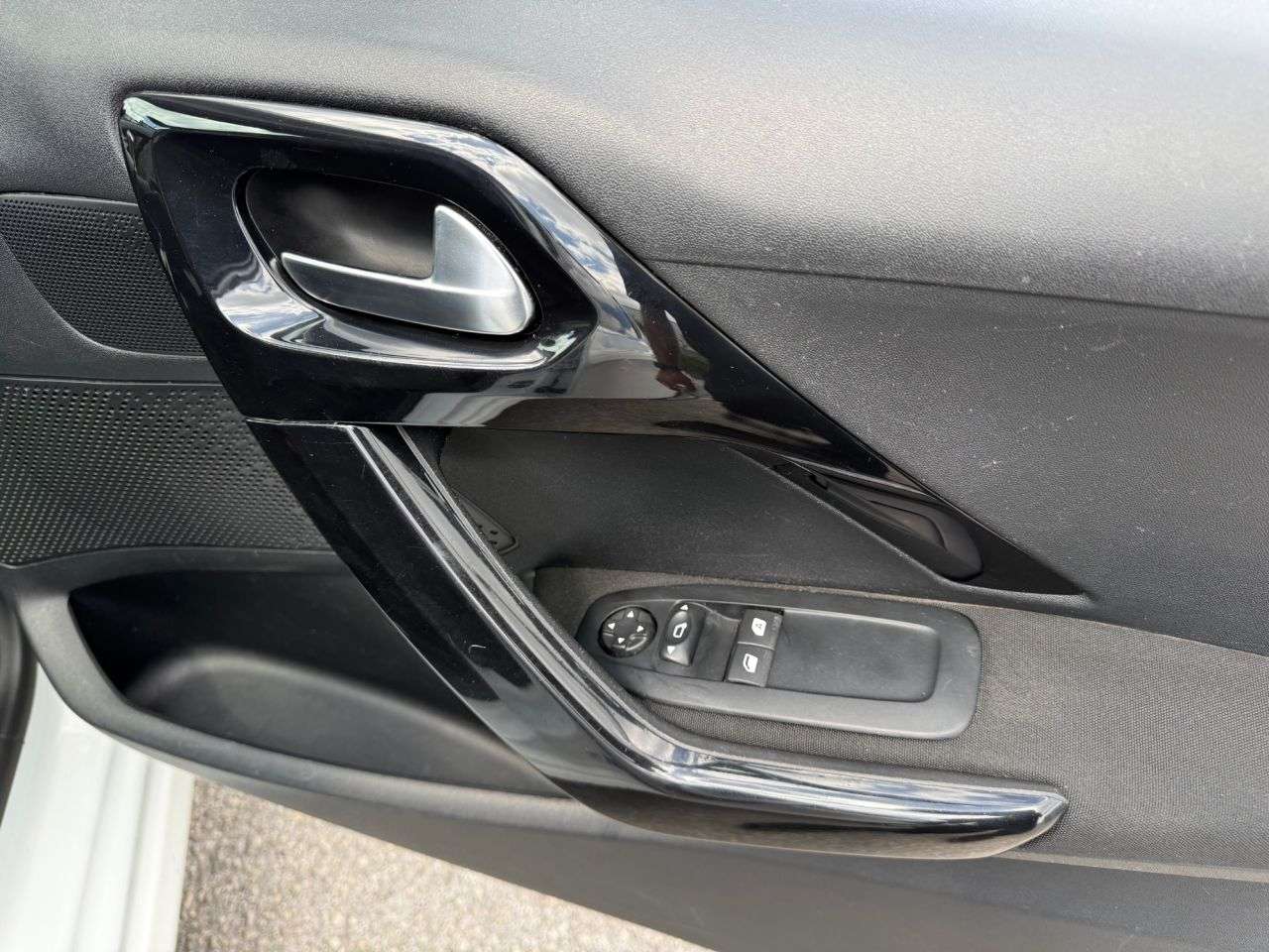 2017 PEUGEOT 208 2017 PEUGEOT 208