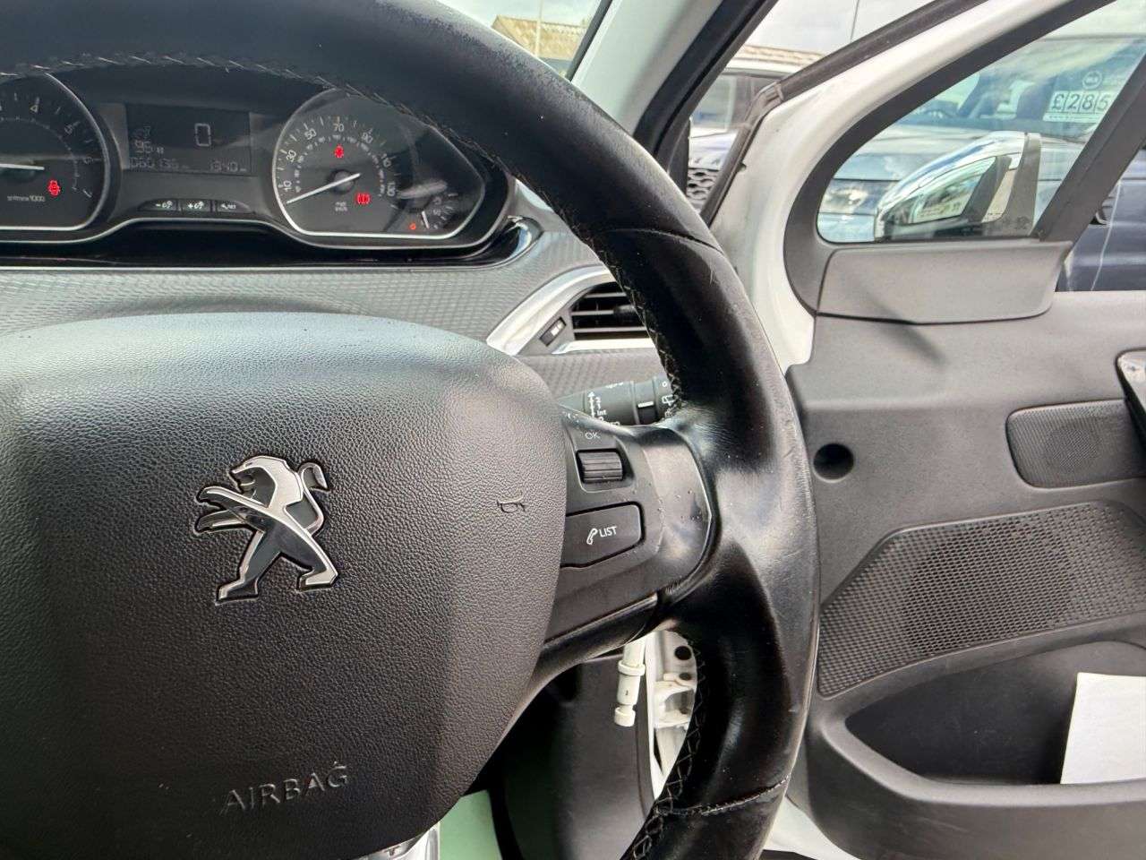 2017 PEUGEOT 208 2017 PEUGEOT 208