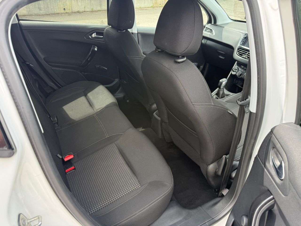 2017 PEUGEOT 208 2017 PEUGEOT 208