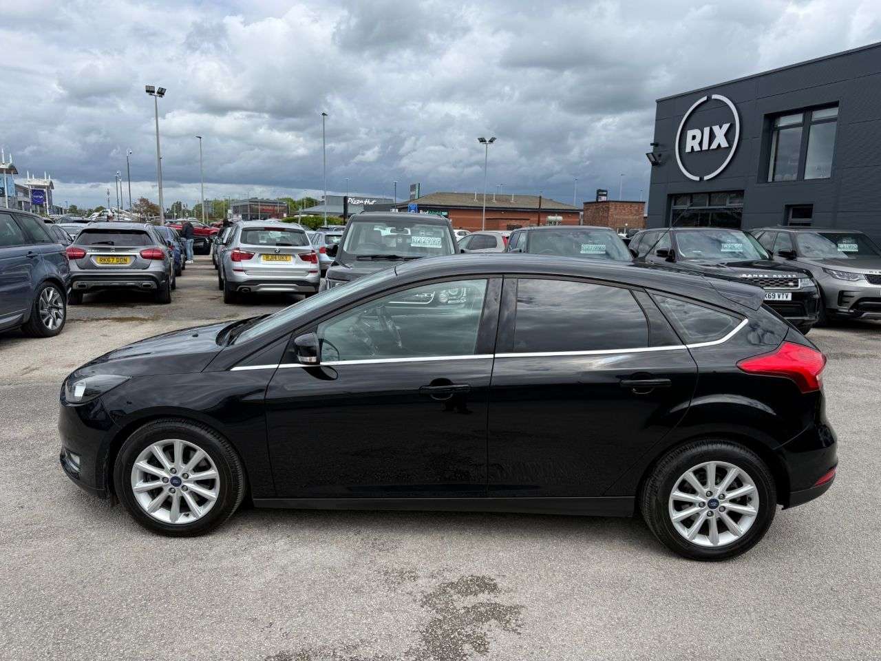 A 2017 FORD FOCUS 2.0 TDCi Titanium Hatchback 5dr Diesel Manual Euro 6 (s/s) (150 ps) A 2017 FORD FOCUS 2.0 TDCi Titanium Hatchback 5dr Diesel Manual Euro 6 (s/s) (150 ps)