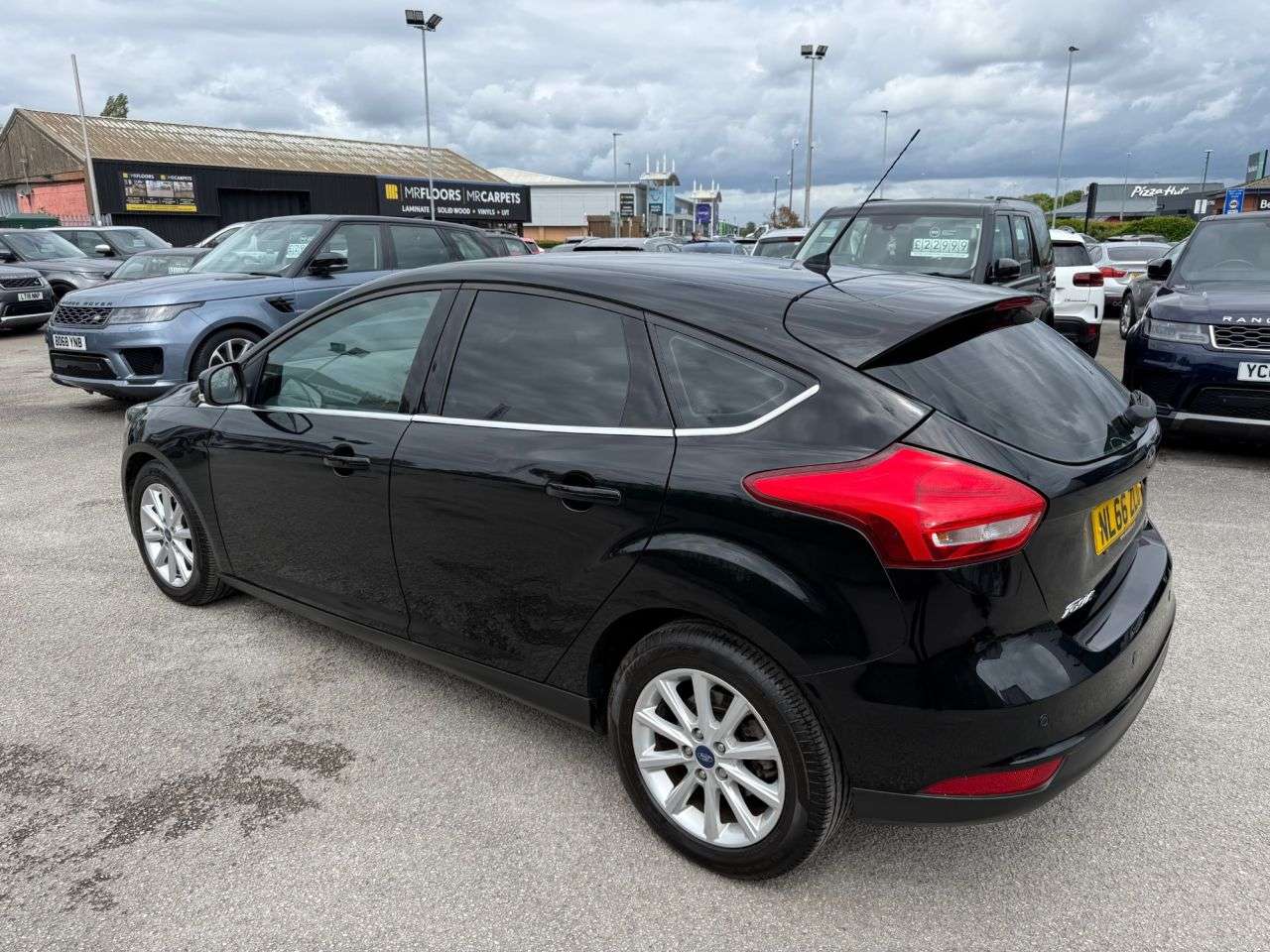 A 2017 FORD FOCUS 2.0 TDCi Titanium Hatchback 5dr Diesel Manual Euro 6 (s/s) (150 ps) A 2017 FORD FOCUS 2.0 TDCi Titanium Hatchback 5dr Diesel Manual Euro 6 (s/s) (150 ps)