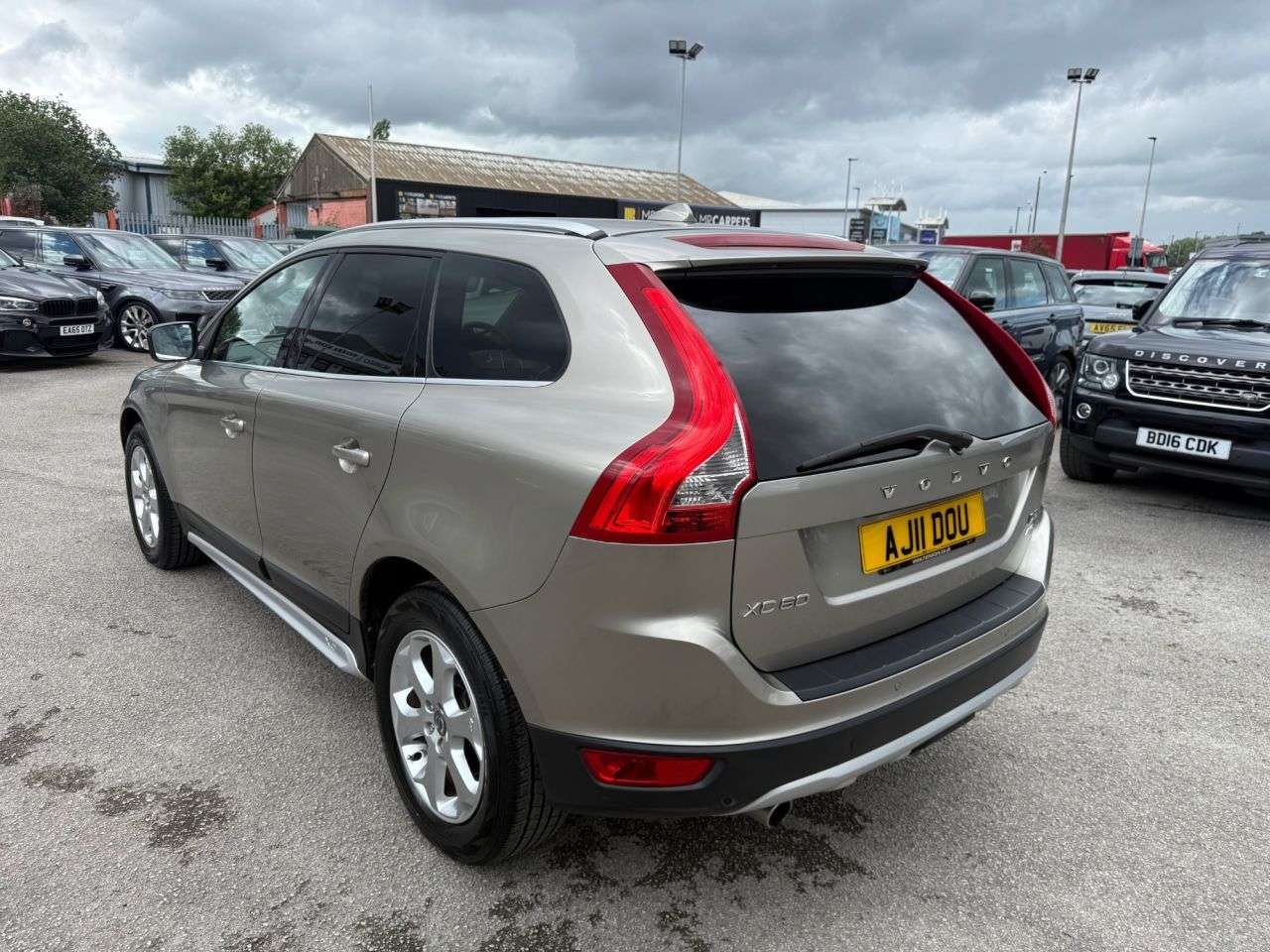 2011 VOLVO XC60 2011 VOLVO XC60