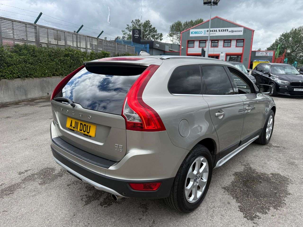 2011 VOLVO XC60 2011 VOLVO XC60