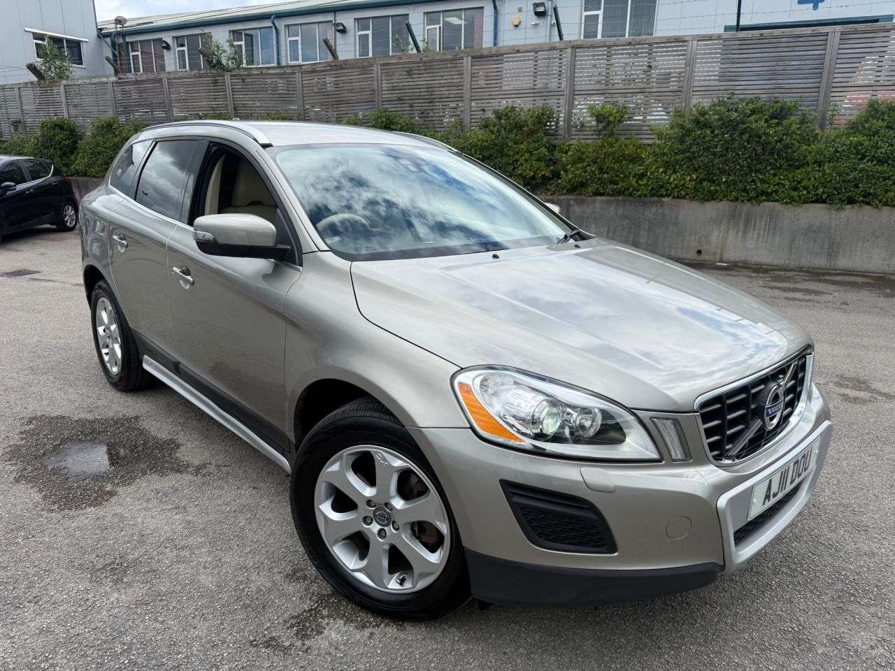 2011 VOLVO XC60 2011 VOLVO XC60