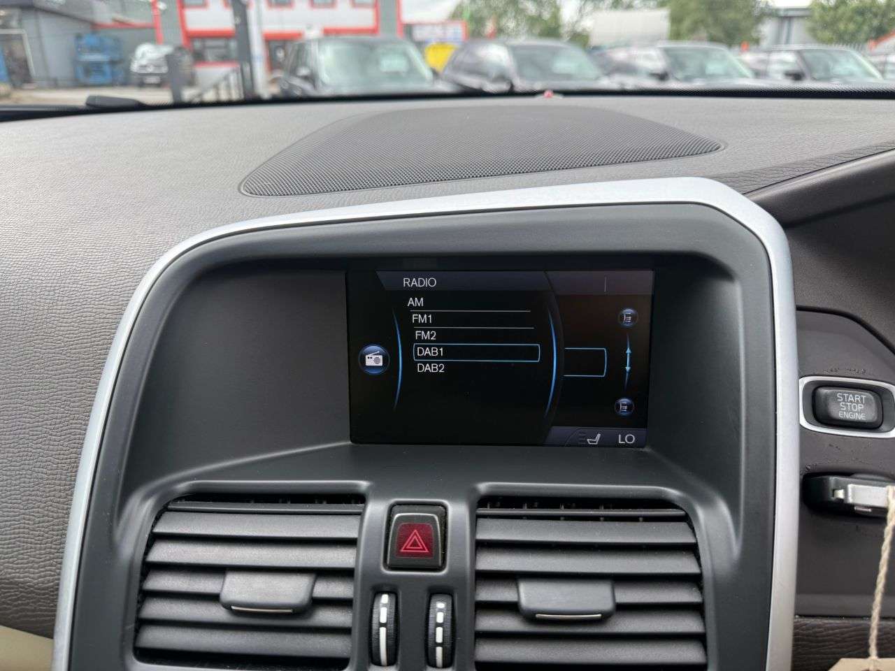 2011 VOLVO XC60 2011 VOLVO XC60