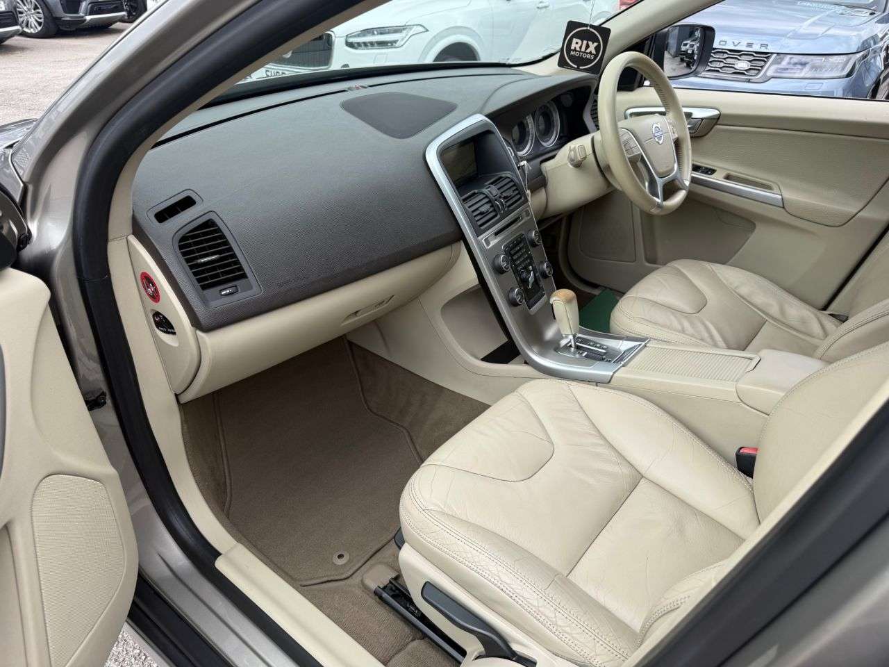 2011 VOLVO XC60 2011 VOLVO XC60