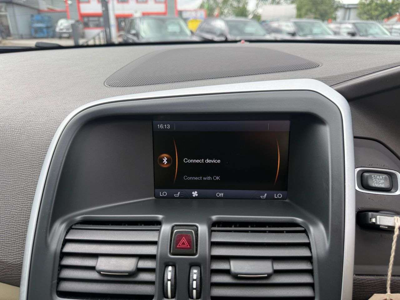 2011 VOLVO XC60 2011 VOLVO XC60
