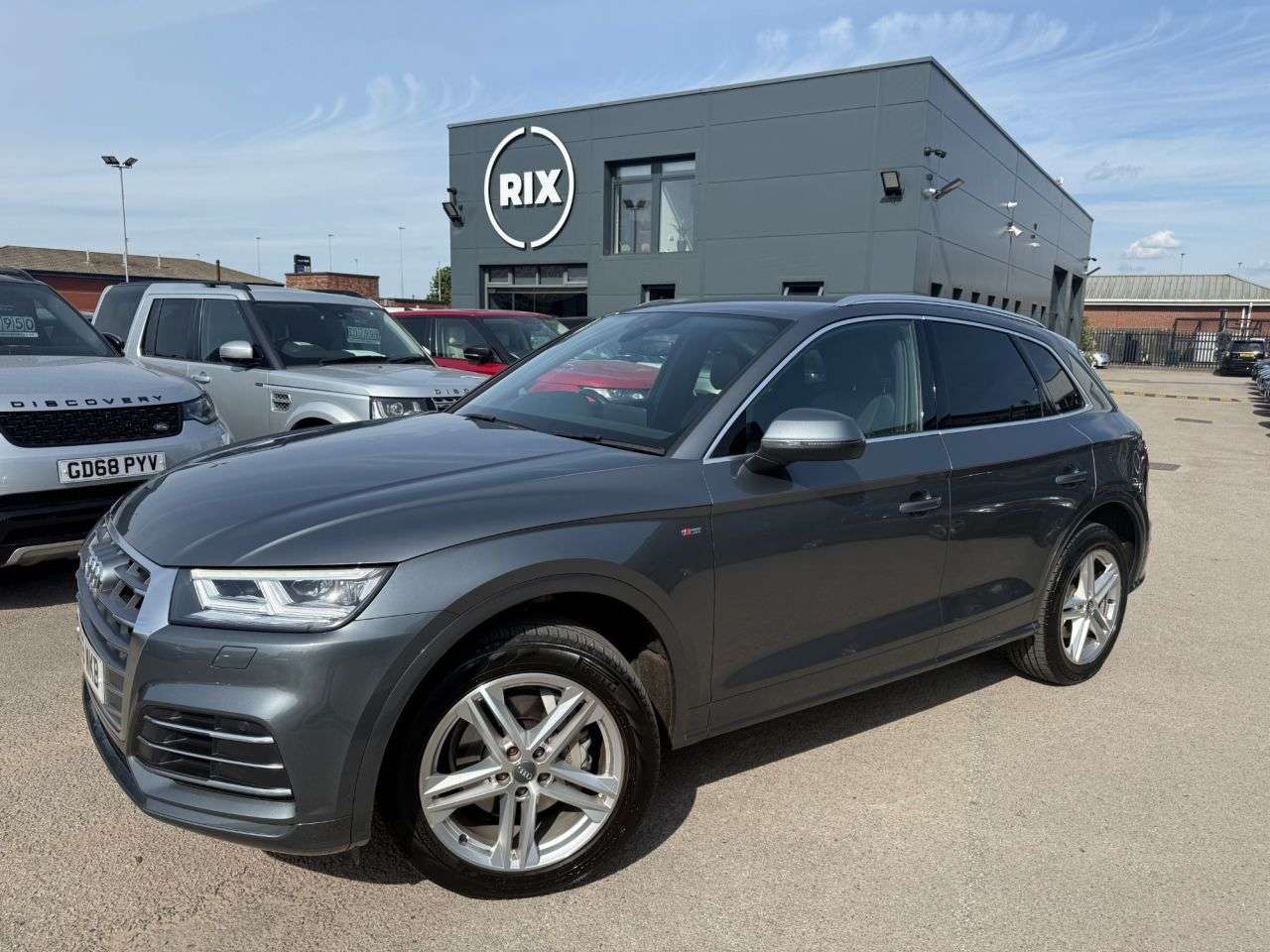 A 2019 AUDI Q5 2.0 TFSI 45 S line SUV 5dr Petrol S Tronic quattro Euro 6 (s/s) (245 ps) -H A 2019 AUDI Q5 2.0 TFSI 45 S line SUV 5dr Petrol S Tronic quattro Euro 6 (s/s) (245 ps) -H