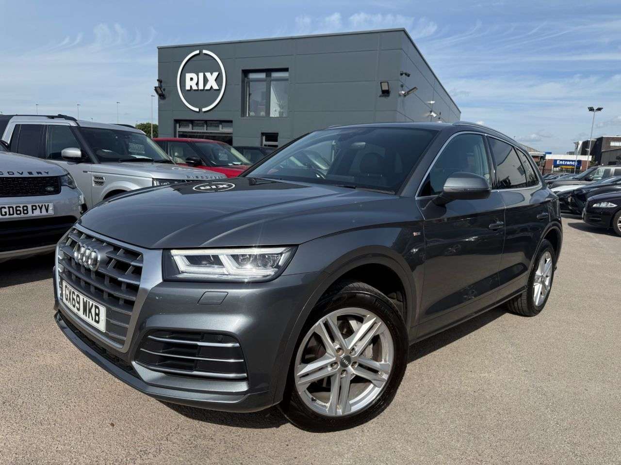 A 2019 AUDI Q5 2.0 TFSI 45 S line SUV 5dr Petrol S Tronic quattro Euro 6 (s/s) (245 ps) -H A 2019 AUDI Q5 2.0 TFSI 45 S line SUV 5dr Petrol S Tronic quattro Euro 6 (s/s) (245 ps) -H