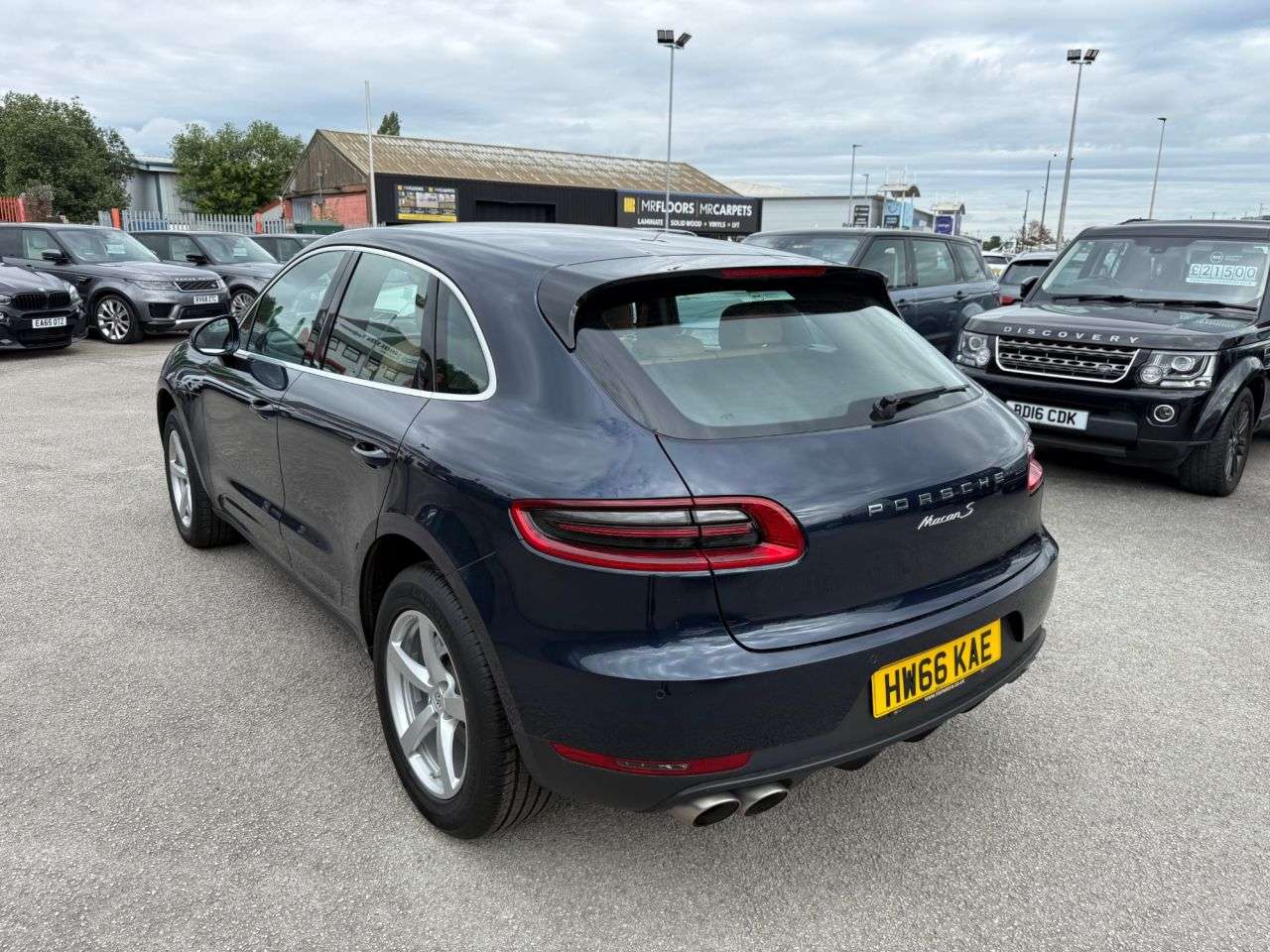 2016 PORSCHE MACAN 2016 PORSCHE MACAN