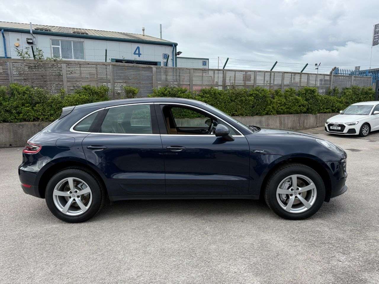 2016 PORSCHE MACAN 2016 PORSCHE MACAN