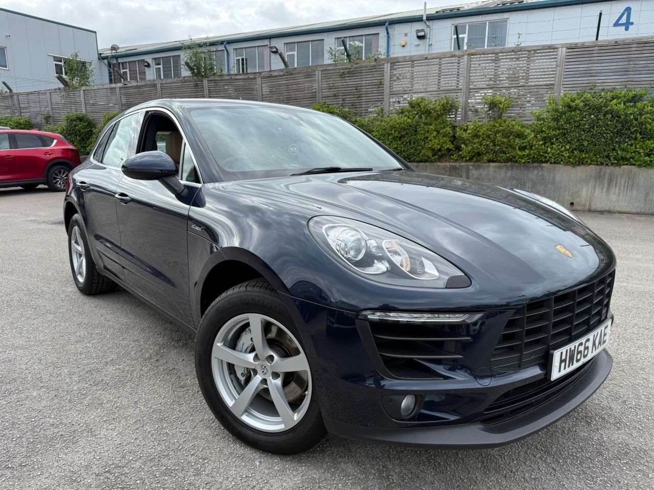 2016 PORSCHE MACAN 2016 PORSCHE MACAN