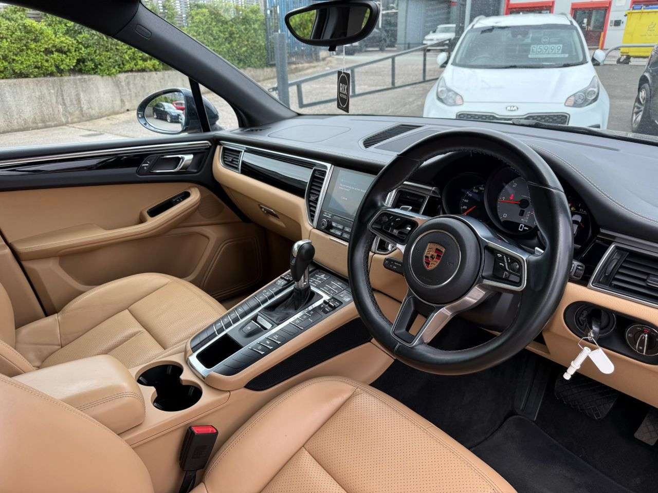 2016 PORSCHE MACAN 2016 PORSCHE MACAN