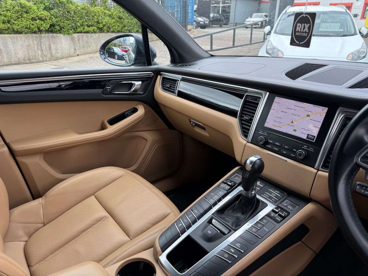 2016 PORSCHE MACAN 2016 PORSCHE MACAN
