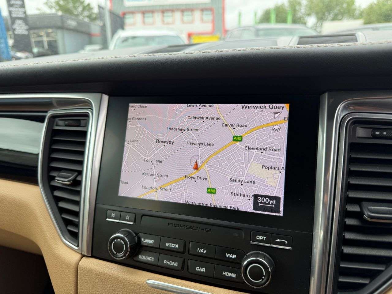 2016 PORSCHE MACAN 2016 PORSCHE MACAN