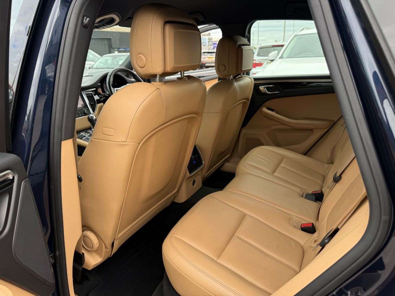 2016 PORSCHE MACAN 2016 PORSCHE MACAN
