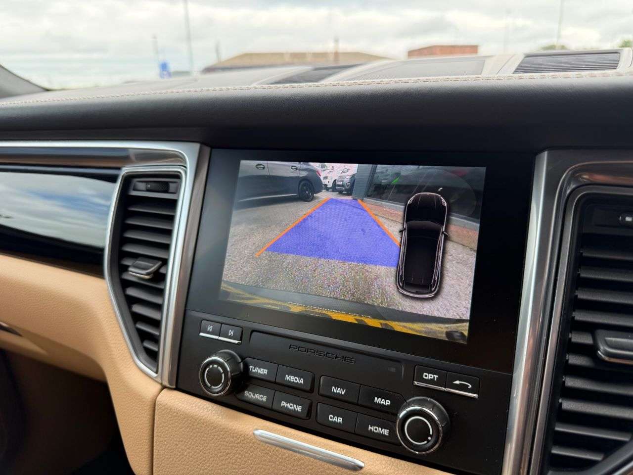 2016 PORSCHE MACAN 2016 PORSCHE MACAN