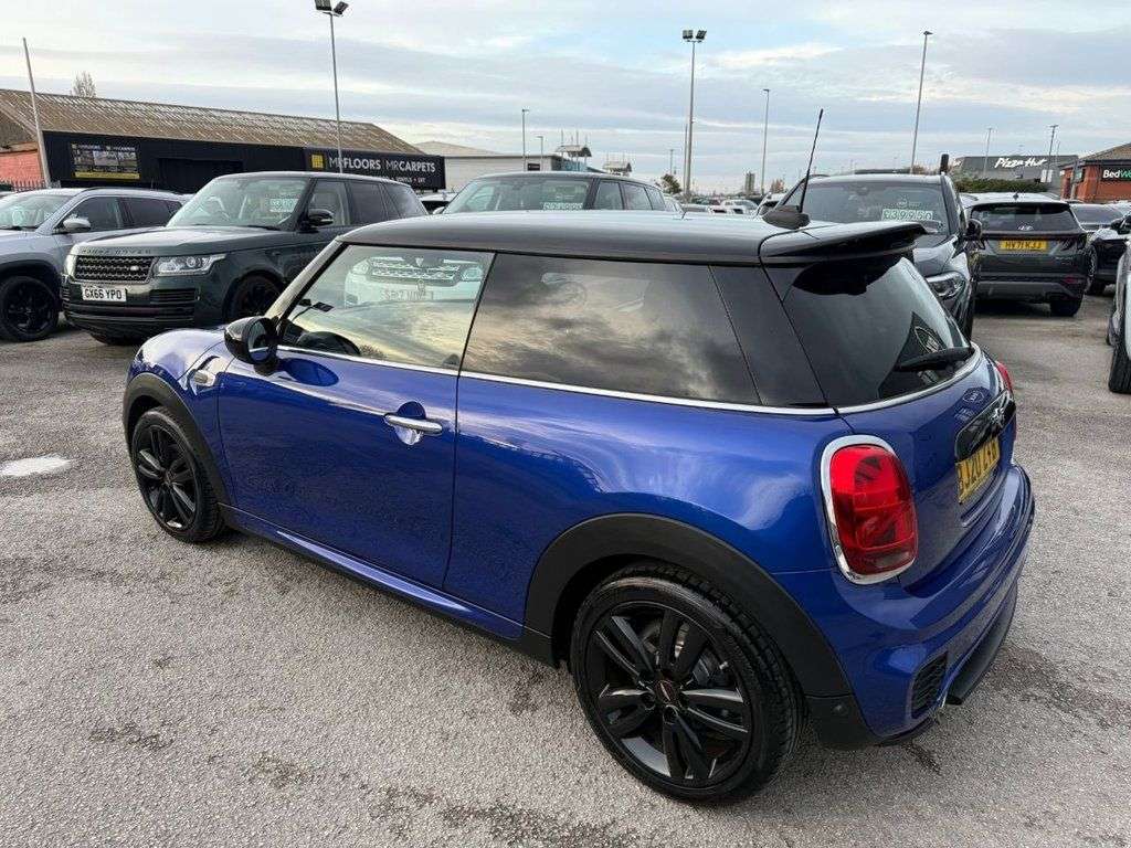 A 2020 MINI HATCH 1.5 Cooper Sport Hatchback 3dr Petrol Manual Euro 6-Factory Extras Worth-£3 A 2020 MINI HATCH 1.5 Cooper Sport Hatchback 3dr Petrol Manual Euro 6-Factory Extras Worth-£3