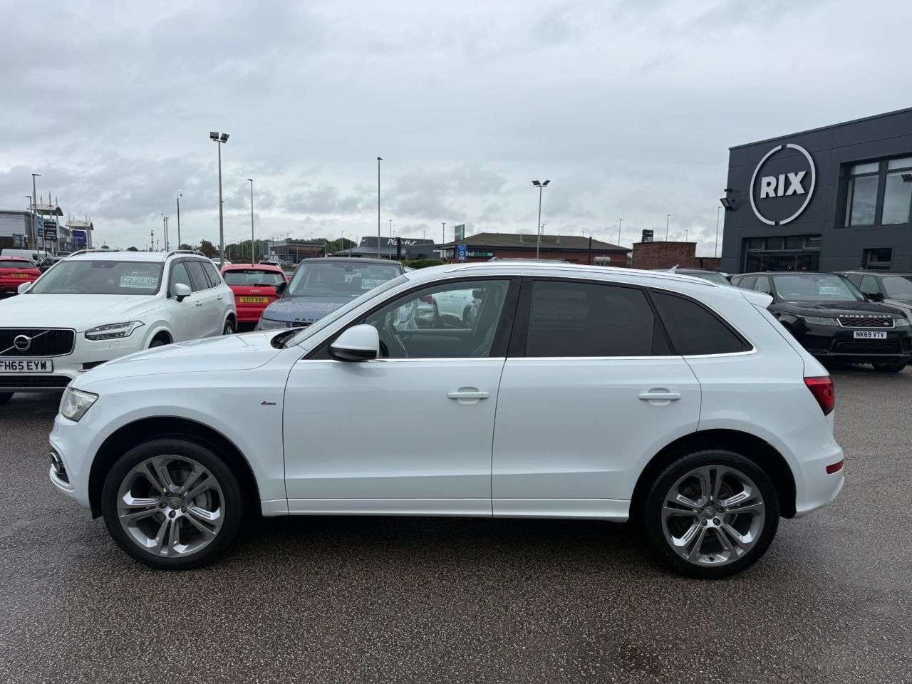 A 2013 AUDI Q5 2.0 TDI S line Plus SUV 5dr Diesel Manual quattro Euro 5-1 OWNER FROM NEW-B A 2013 AUDI Q5 2.0 TDI S line Plus SUV 5dr Diesel Manual quattro Euro 5-1 OWNER FROM NEW-B