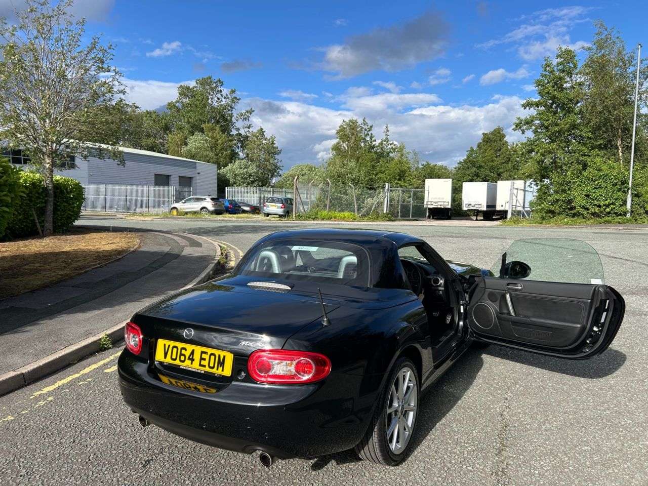 2014 MAZDA MX-5 2014 MAZDA MX-5