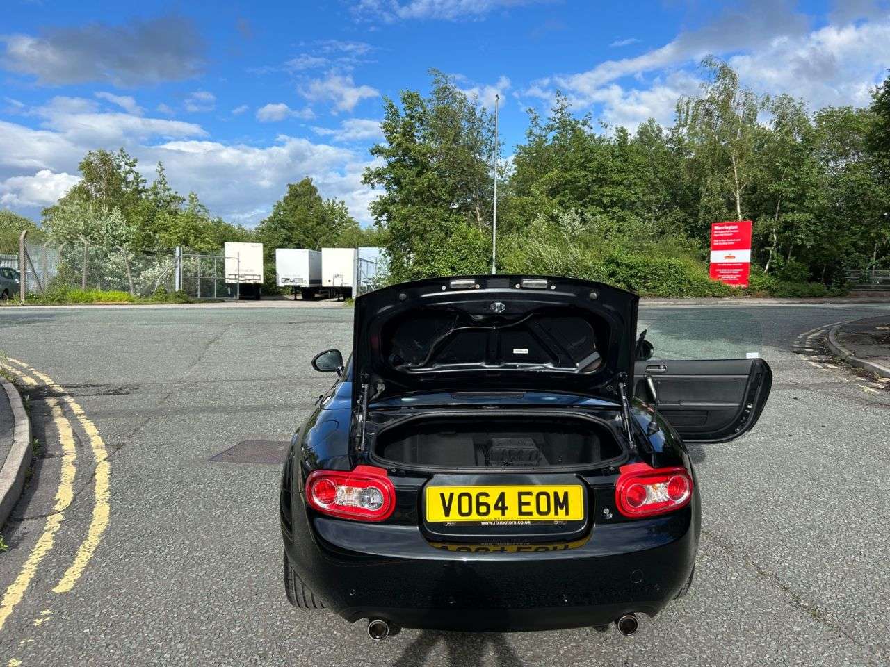 2014 MAZDA MX-5 2014 MAZDA MX-5