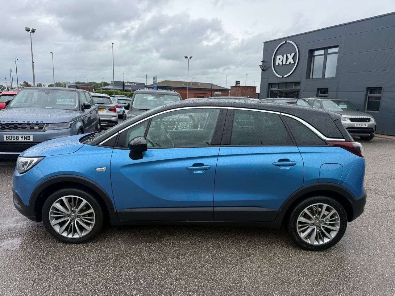 A 2020 VAUXHALL CROSSLAND X 1.2 Griffin SUV 5dr Petrol Manual Euro 6 (s/s) (83 ps) A 2020 VAUXHALL CROSSLAND X 1.2 Griffin SUV 5dr Petrol Manual Euro 6 (s/s) (83 ps)