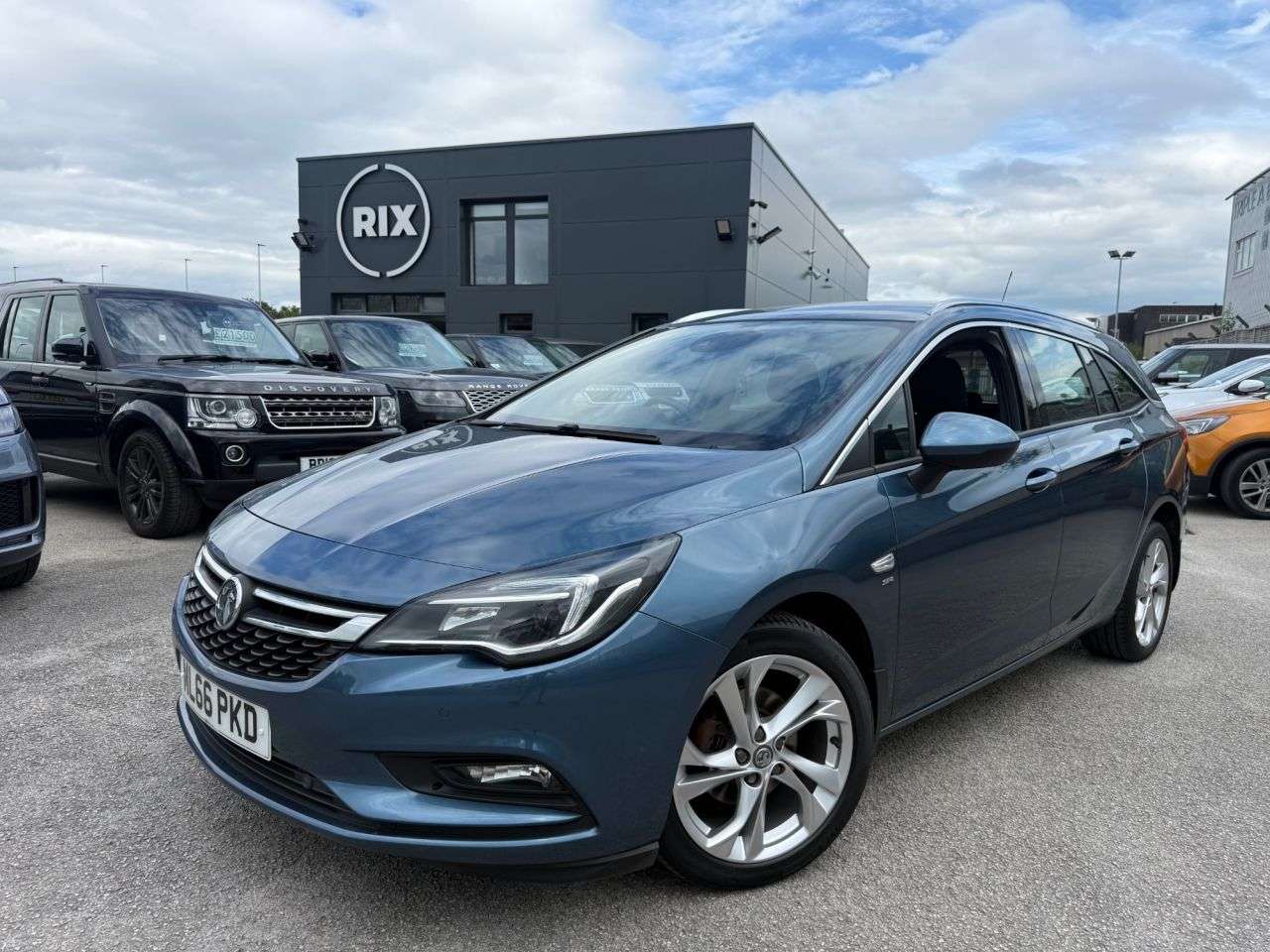 A 2016 VAUXHALL ASTRA 1.4i Turbo SRi Sports Tourer 5dr Petrol Manual Euro 6 (150 ps) A 2016 VAUXHALL ASTRA 1.4i Turbo SRi Sports Tourer 5dr Petrol Manual Euro 6 (150 ps)