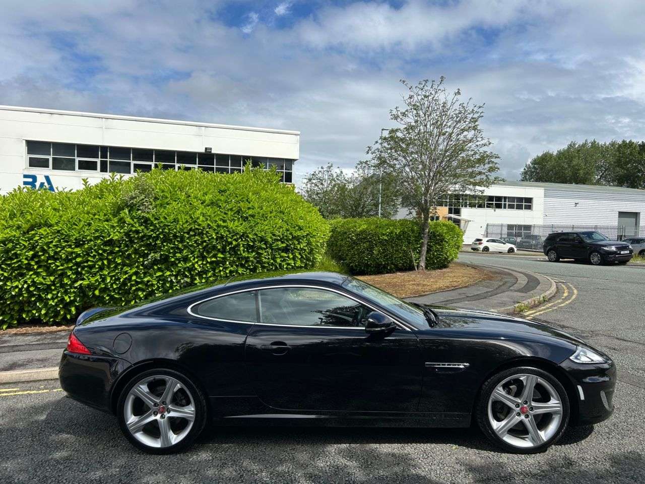 A 2014 JAGUAR XK 5.0 V8 Signature Coupe 2dr Petrol Auto Euro 5 (385 ps)-Magnificent Low Mile A 2014 JAGUAR XK 5.0 V8 Signature Coupe 2dr Petrol Auto Euro 5 (385 ps)-Magnificent Low Mile
