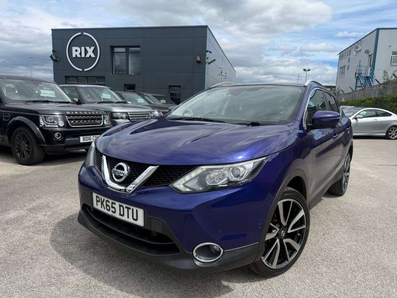A 2015 NISSAN QASHQAI 1.5 dCi Tekna SUV 5dr Diesel Manual 2WD Euro 6 (s/s) (110 ps) A 2015 NISSAN QASHQAI 1.5 dCi Tekna SUV 5dr Diesel Manual 2WD Euro 6 (s/s) (110 ps)