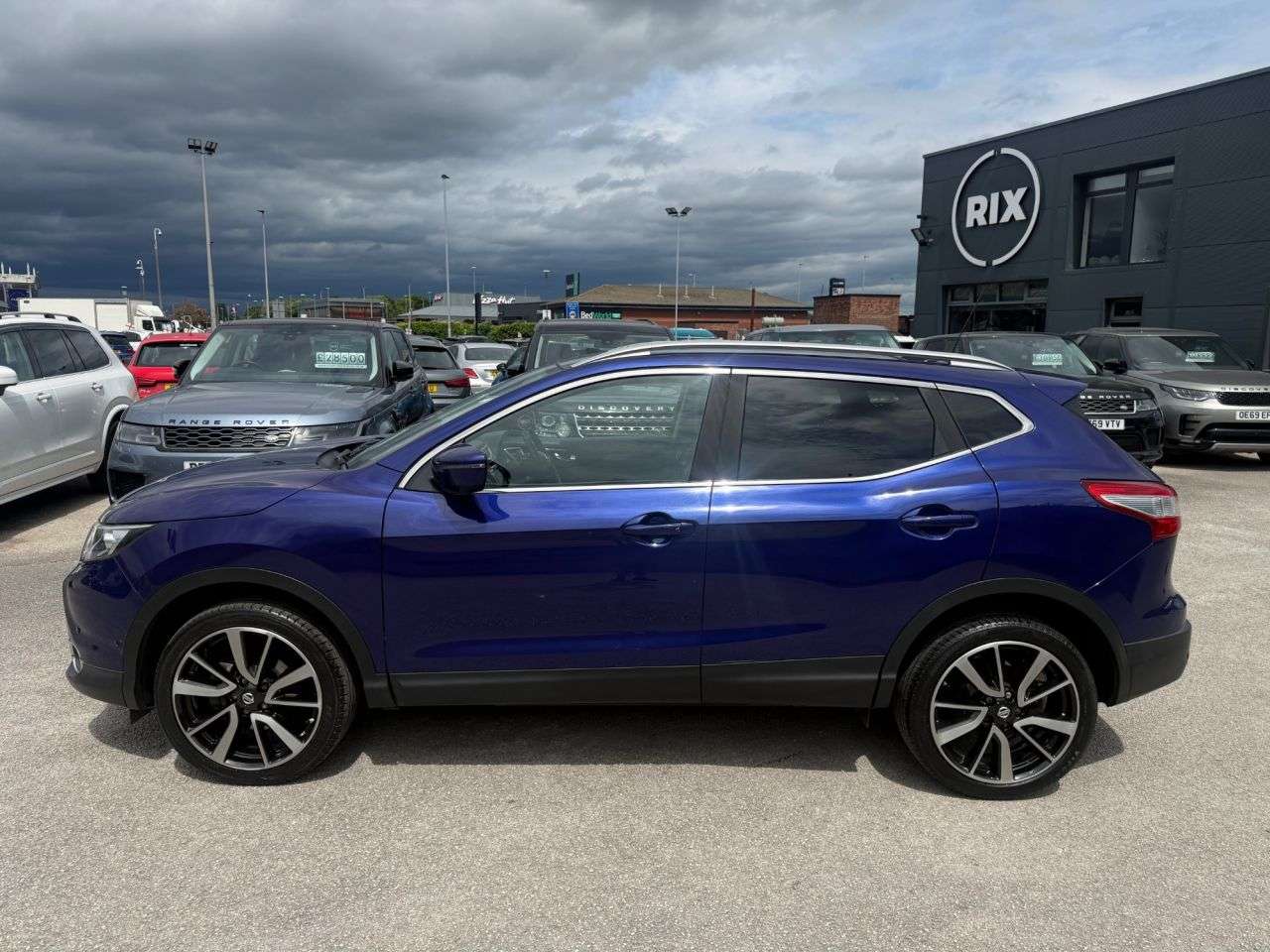 A 2015 NISSAN QASHQAI 1.5 dCi Tekna SUV 5dr Diesel Manual 2WD Euro 6 (s/s) (110 ps) A 2015 NISSAN QASHQAI 1.5 dCi Tekna SUV 5dr Diesel Manual 2WD Euro 6 (s/s) (110 ps)
