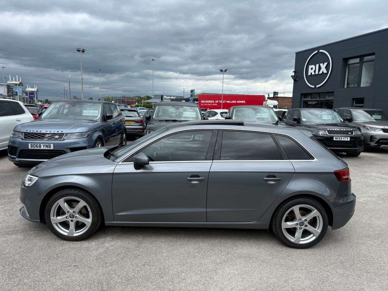 A 2018 AUDI A3 1.0 TFSI 30 Sport Sportback 5dr Petrol Manual Euro 6-2 OWNERS FROM NEW-BLAC A 2018 AUDI A3 1.0 TFSI 30 Sport Sportback 5dr Petrol Manual Euro 6-2 OWNERS FROM NEW-BLAC