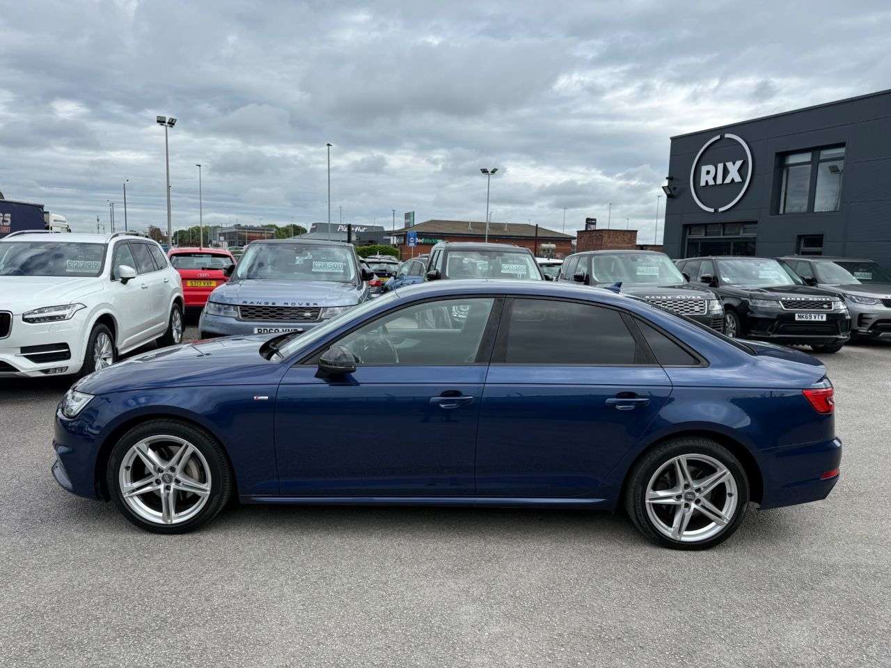 A 2017 AUDI A4 2.0 TDI ultra S line Saloon 4dr Diesel Manual Euro 6 (s/s) (190 ps) A 2017 AUDI A4 2.0 TDI ultra S line Saloon 4dr Diesel Manual Euro 6 (s/s) (190 ps)